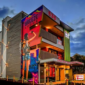  Hostel Breeze